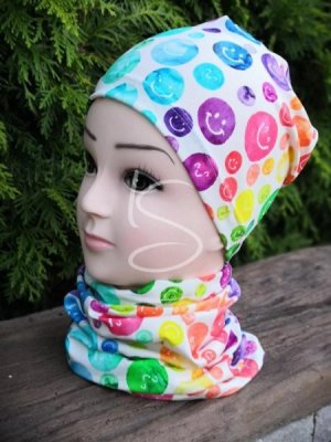 Čepice Smajlící na bílé