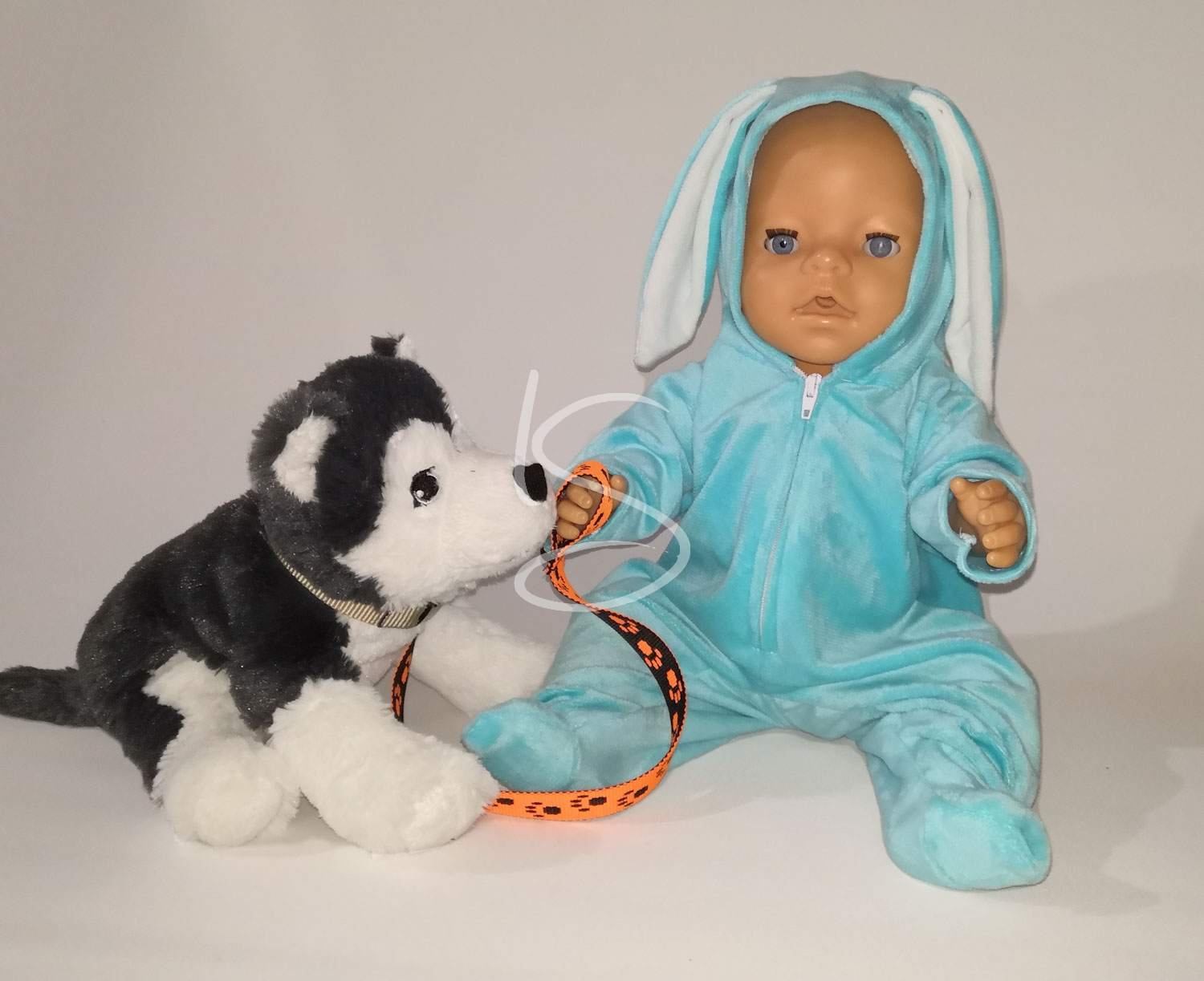 Modrý overal plyšový zajíček