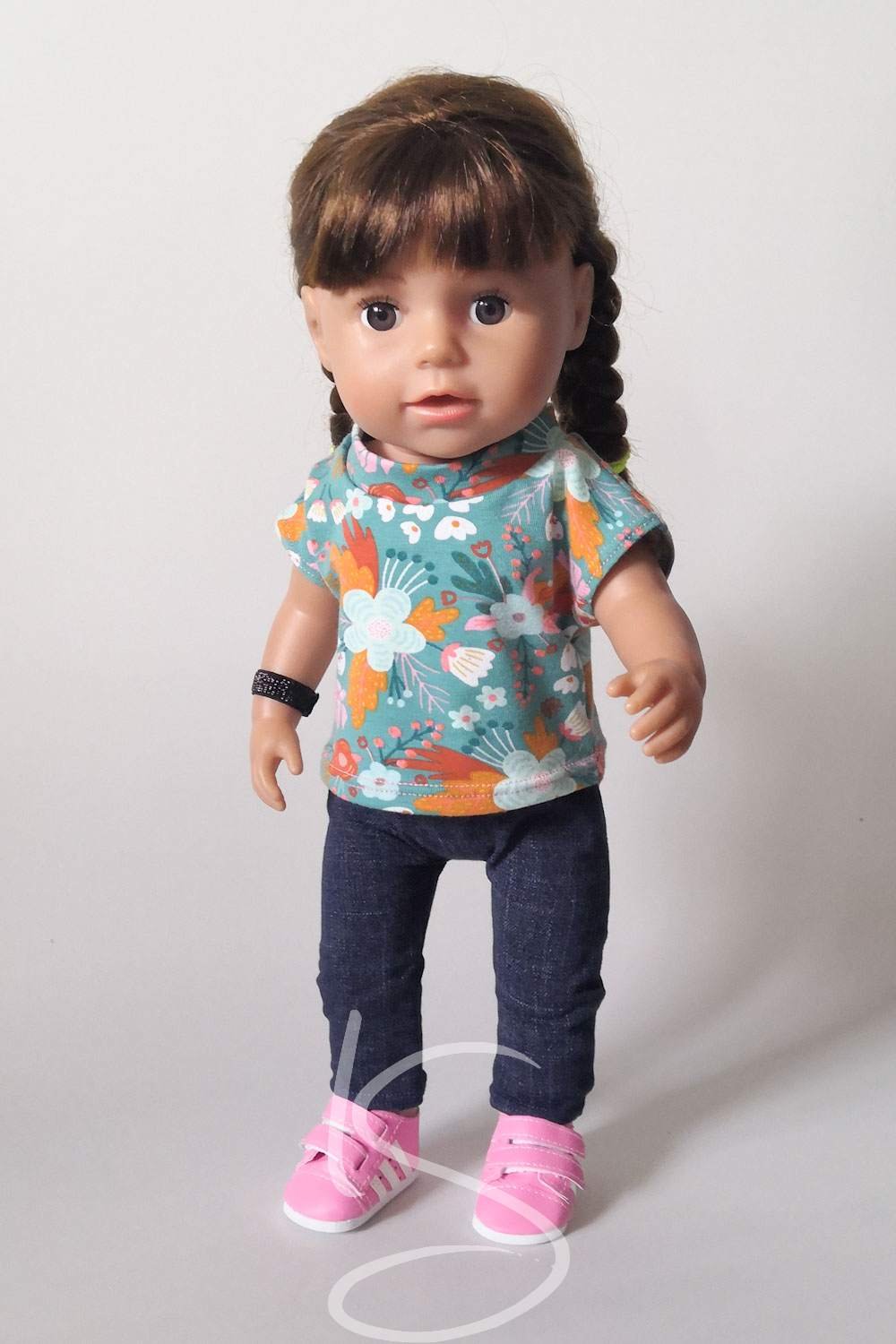 Tričko kytky na zelené za 70 Kč