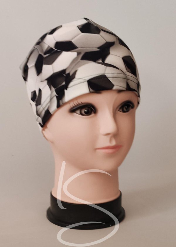 Jednovrstvá čepice klasického střihu s balony