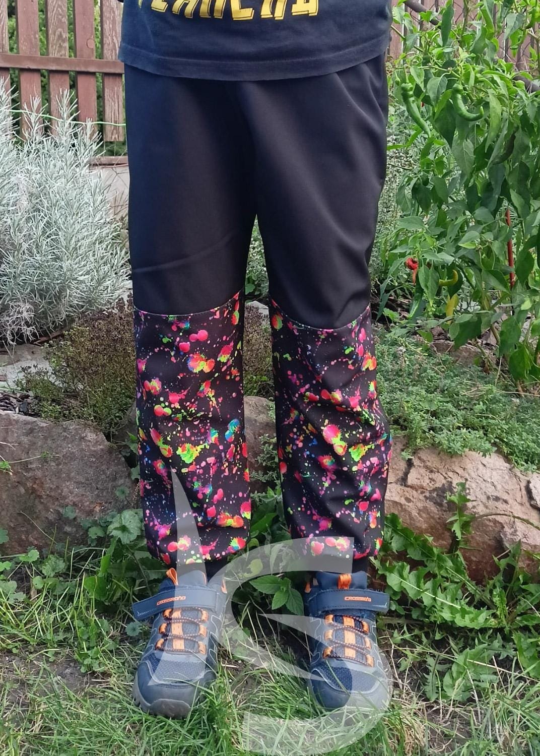 Softshelové zateplené kalhoty neonové skvrny